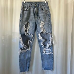 Women’s American Eagle Diatressed Mom Jeans Size 2 Regular